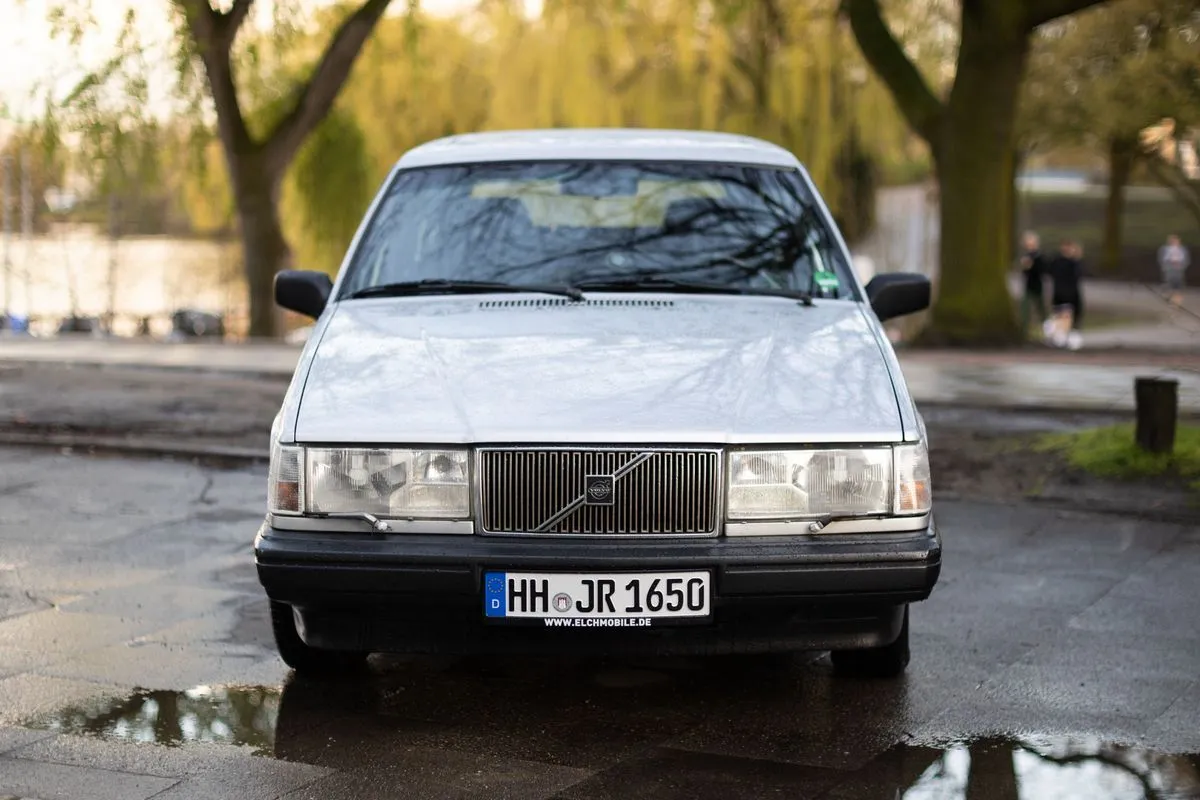 La fiabilidad de los coches eléctricos frente a los de combustión: un análisis actualizado